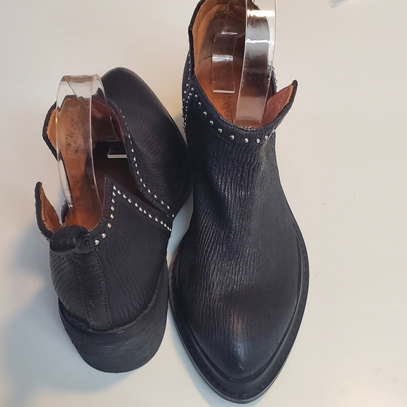 Jeffrey Campbell Women's Black Fontana Studded Ankle Booties Size 6 5 - Picture 4 of 7